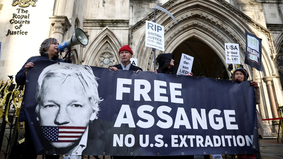 Why We Must Defend Julian Assange